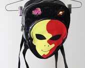 AMAZING Shiny Patent Alien Head 90s Backpack