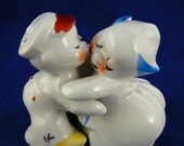 50% OFF Van tellingen Snuggle-Hug Dutch Boy & Girl Salt and Pepper Shakers