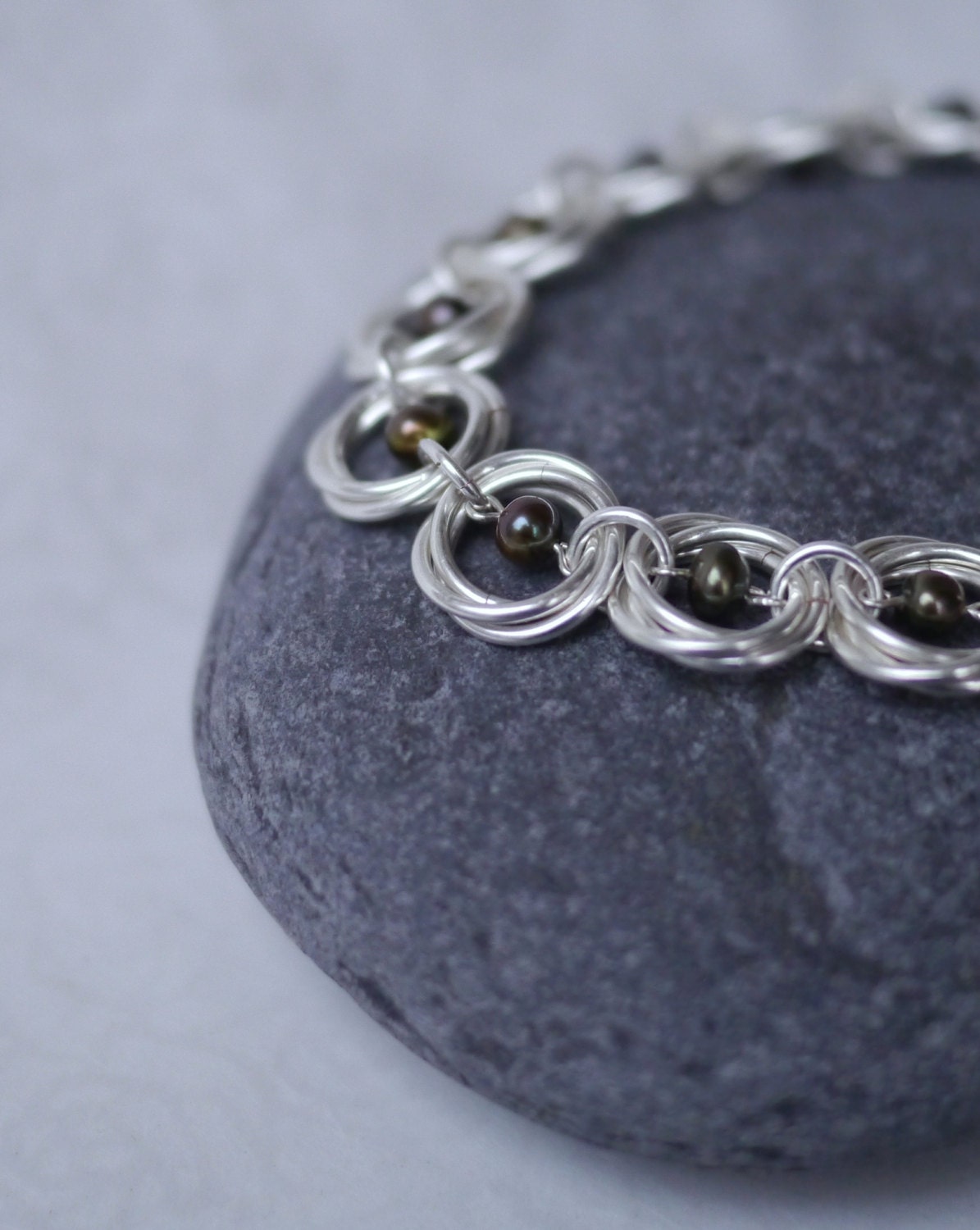 Dark Green Pearl Bracelet -- Silver Chainmaille Beaded Bracelet -- Handmade Jewelry -- Everyday, Special Occasion, Christmas