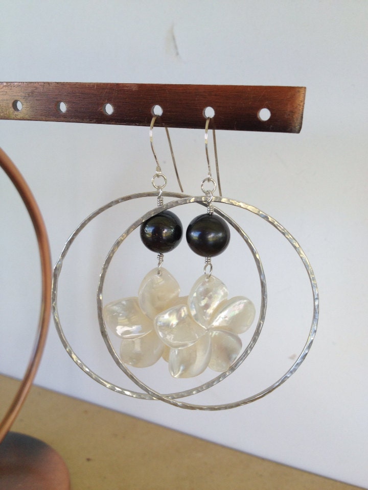 Tahitian pearl & Mother Of Pearl Sterling Silver Hoops