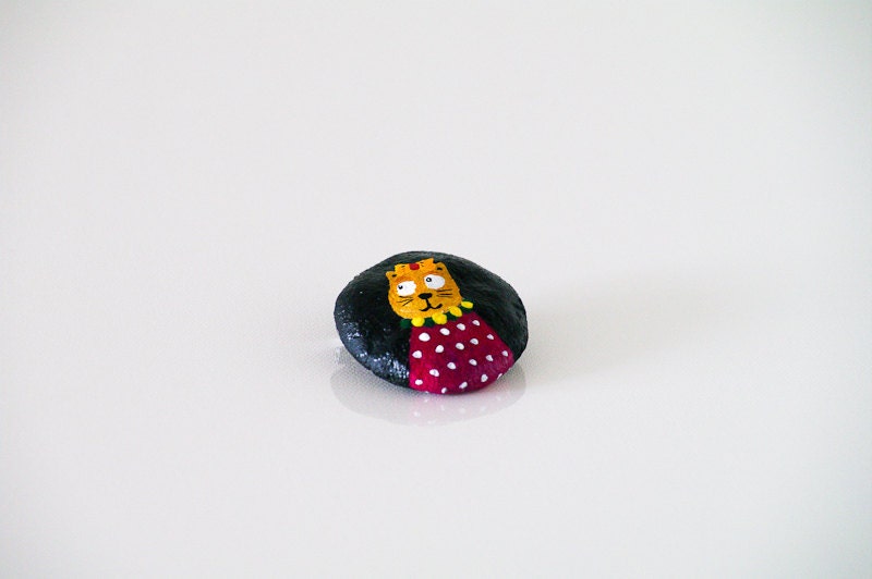 Hand painted cat brooch / Original funny cute accessory / Kitty art painting / Black / Handmade jewelry / Lovely kitten pin