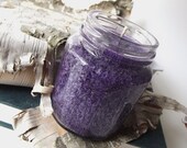 Daisy scented Palm Wax Candle - Hand Poured Palm Wax Candle -- 6.5 ounce Jar