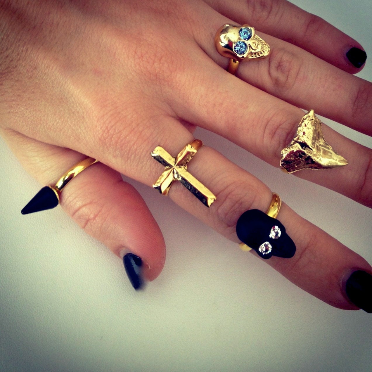 Single finger rings