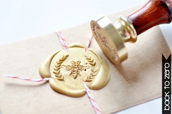 Bee Wreath Gold Plated Wax Seal Stamp x 1