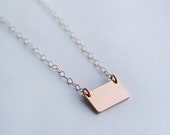 Small rectangular gold tag necklace - Minimal modern pendant necklace - Trendy fashion jewelry