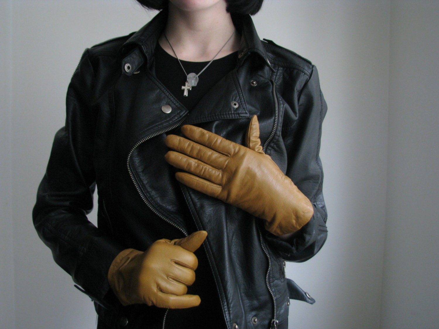 mustard leather gloves / s-m