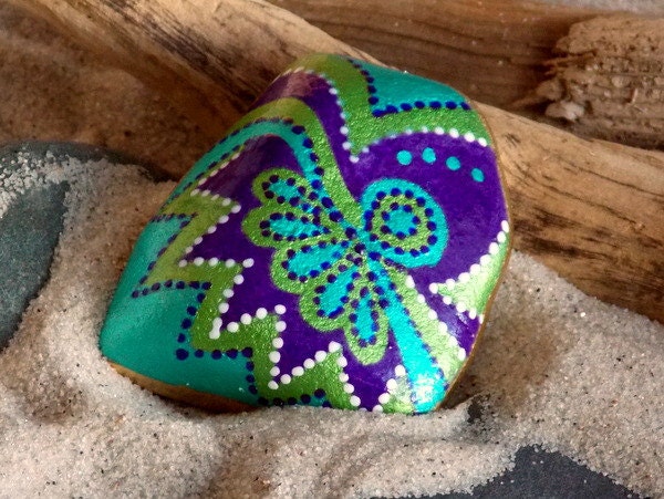 Carribbean Calypso / Painted Rock / Sandi Pike Foundas / Cape Cod Sea Stone