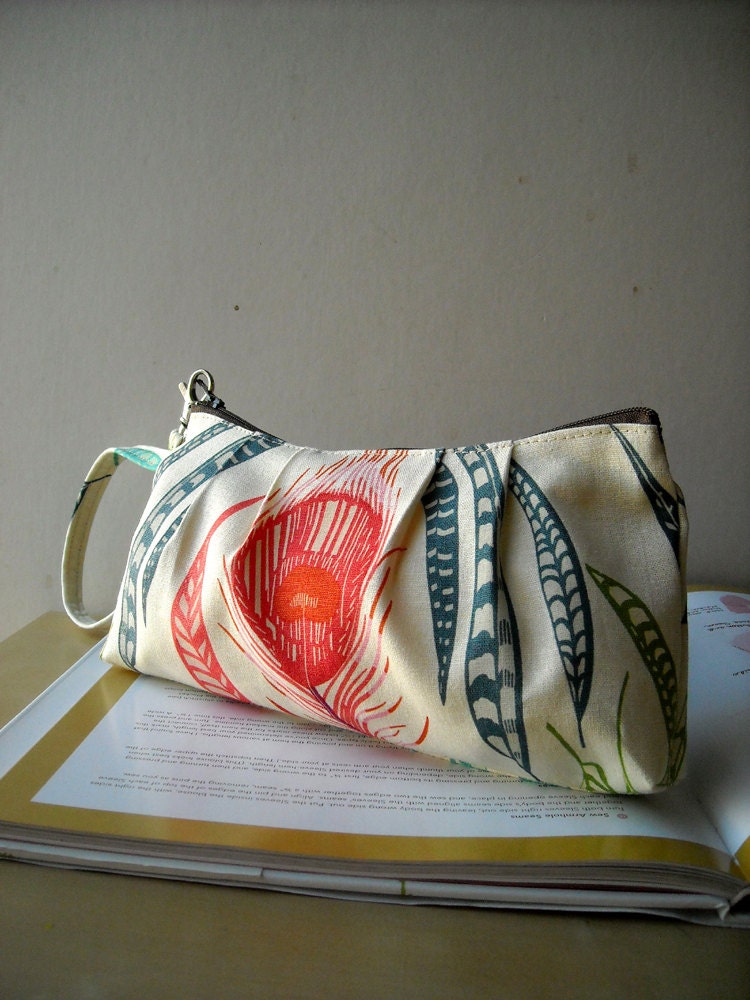 Parenthetical in Ivory - Square Zipper Pouch with Clip