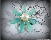 Green Glass Daisy Wire Wrapped Pendant Necklace