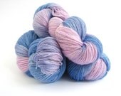 Dusk blue pink 4ply wool, fingering, sock, hand dyed superwash BFL bamboo wool, Perran Yarns, Forget-me-not, knitting crochet, lilac