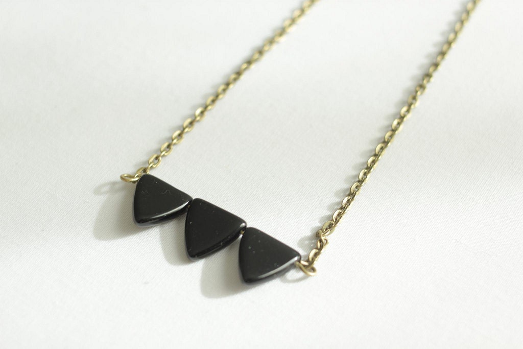 Arrow Collar Necklace with Three Triangle Design on Choker