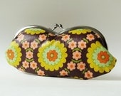Eyeglass case -  retro flowers on brown