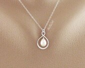 Infinity Pendant Pearl necklace, Small, Infinity Necklace, Forever friendship, Bridesmaid gifts, Sister, Flower girl, Silver infinity
