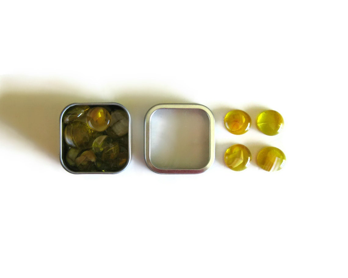 12 Glass Gems Marbled Yellow in a Square Tin Box