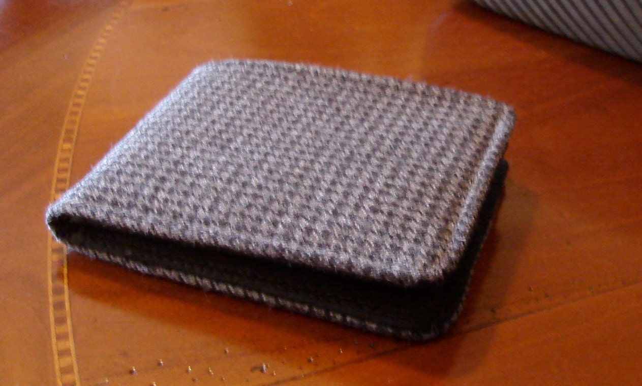 Men's wallet grey black houndstooth - 7 pocket billfold - vintage houndstooth fabric  - water resistant lining - gray tweed wallet