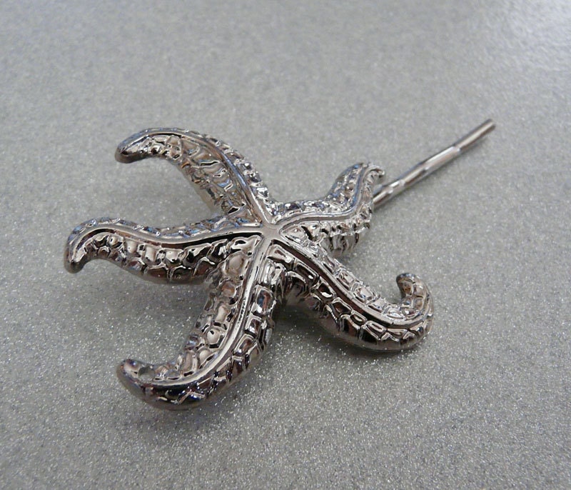 starry bobbypin - vintage lucite
