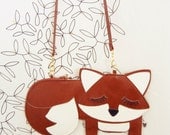 Large Grayson the Fox Cute Vintage Inspired Brown Vinyl Side Strap Clutch Purse Bag
