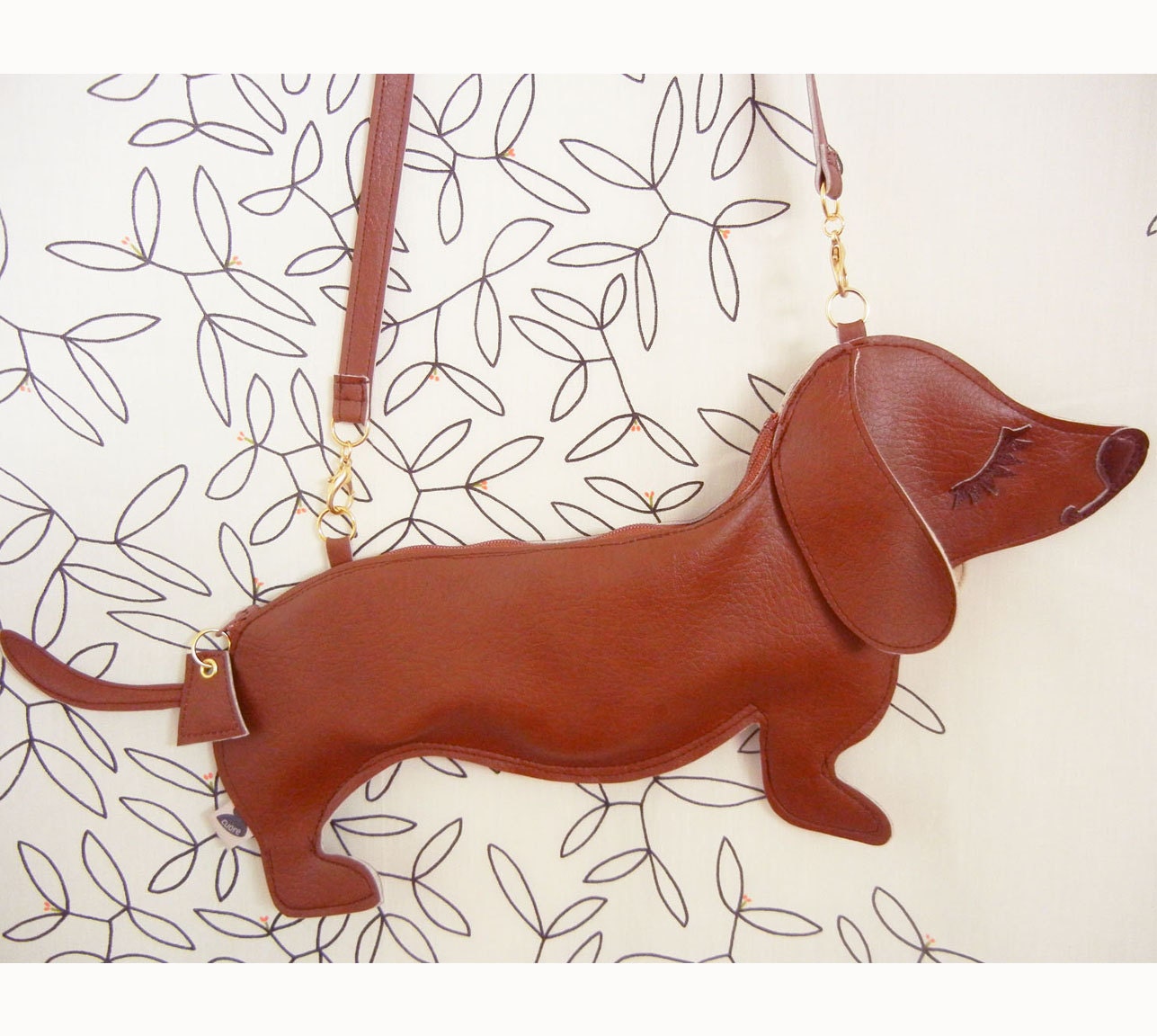 Large BBQ the Dachshund Dog Cute Vintage Inspired Brown Vinyl Side Strap Clutch Purse Bag