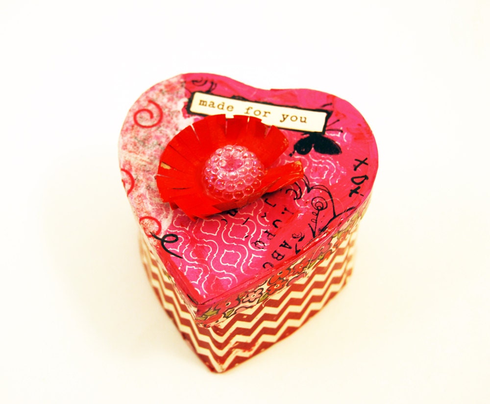 wedding shower, red PINK heart shaped ring box, Holiday art Gift keepsake box red chevron flower, ring box, jewelry box organizational box