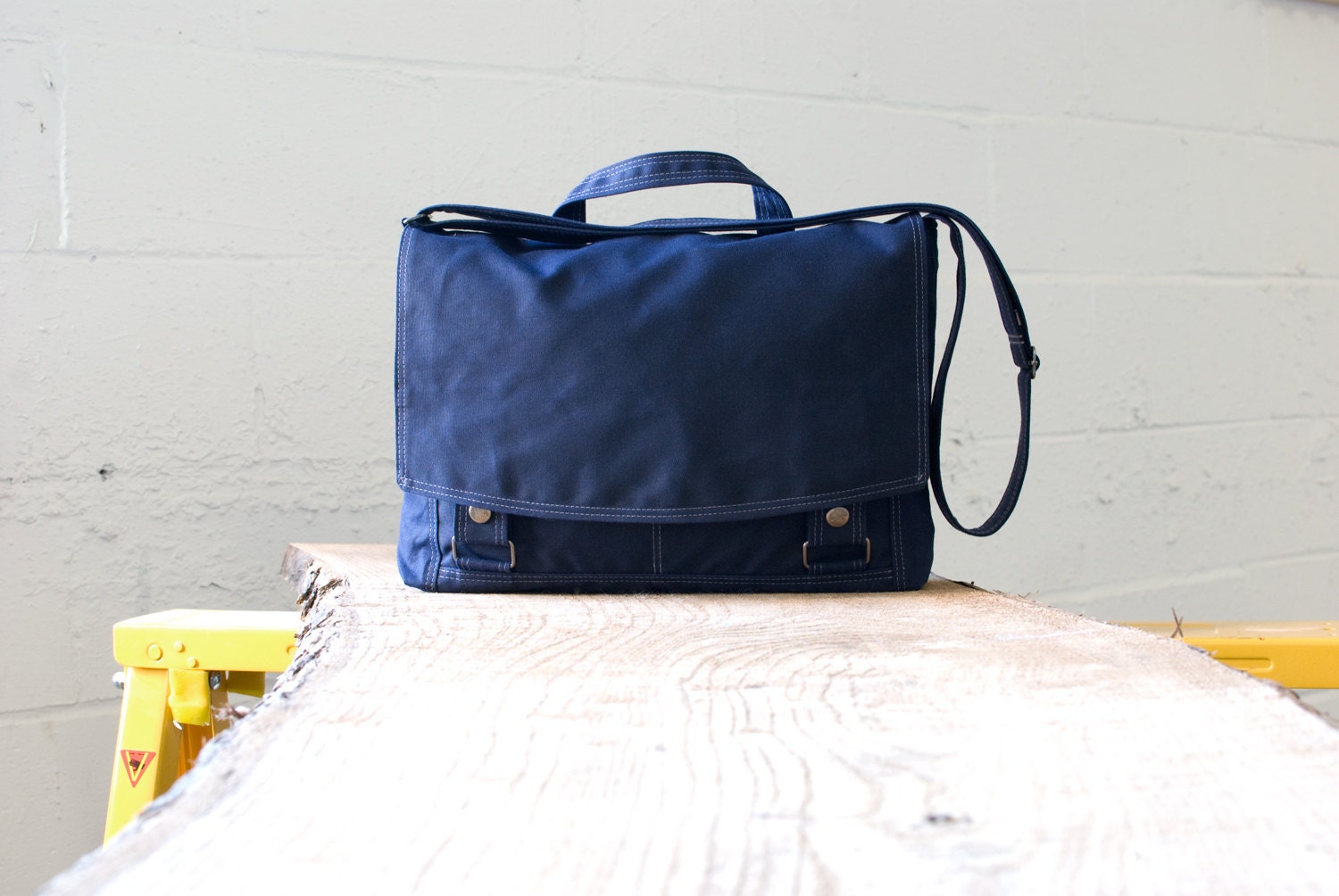 Messenger no.5 with built in laptop sleeve - in Navy waxed canvas