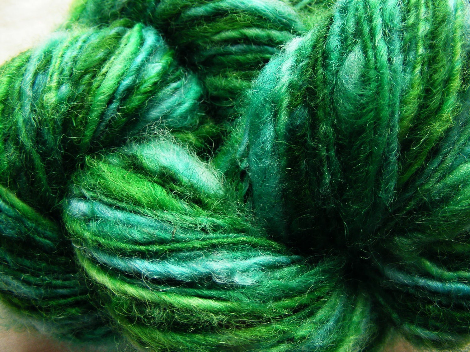Handspun Romney Lamb Wool Yarn LEPRECHAUN LEAF 90yds 3.25oz 8-9wpi