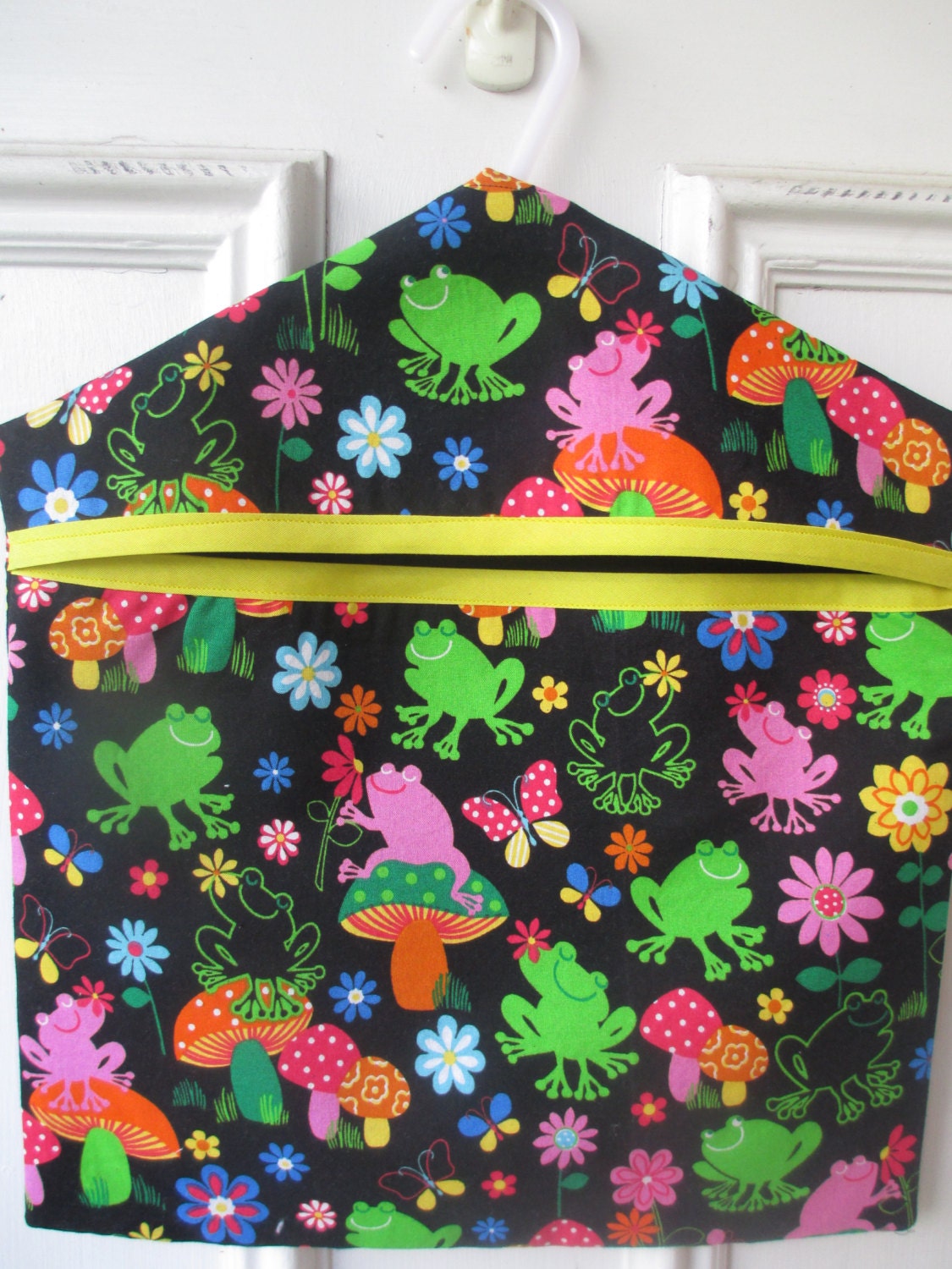 Clothespin bag , Peg Bag, lingerie bag, frogs, mushrooms
