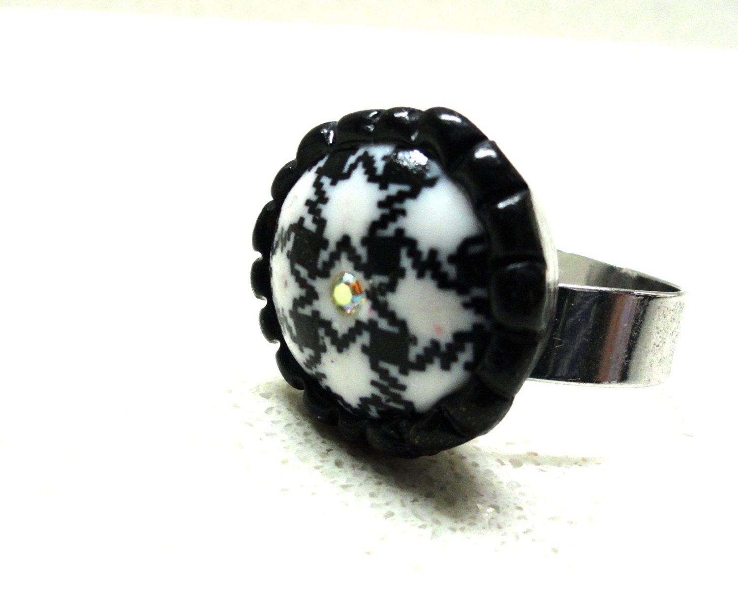 Jewelry ring Handmade polymer clay adjustable ring black and white pepita by Artefyk