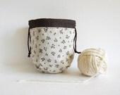 Yarn cozy -- Round drawstring bag -- Japanese natural linen