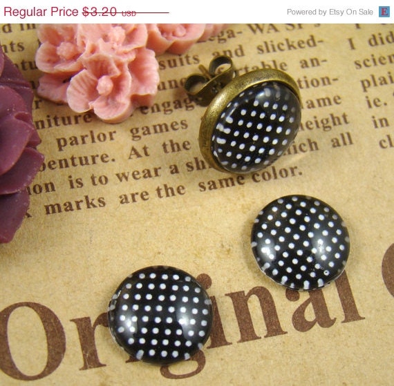 SALE - 10% OFF - 10pcs 12mm Handmade Glass Cabochons - Dot Collection BCH011D