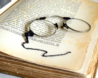 Antique Pince Nez Eyeglasses White Gold Embossed Rim with Case
