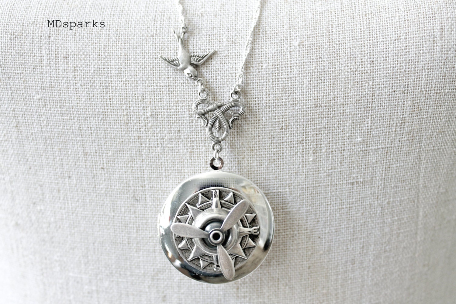 Silver Compass Locket Necklace Jewelry with spinning propeller