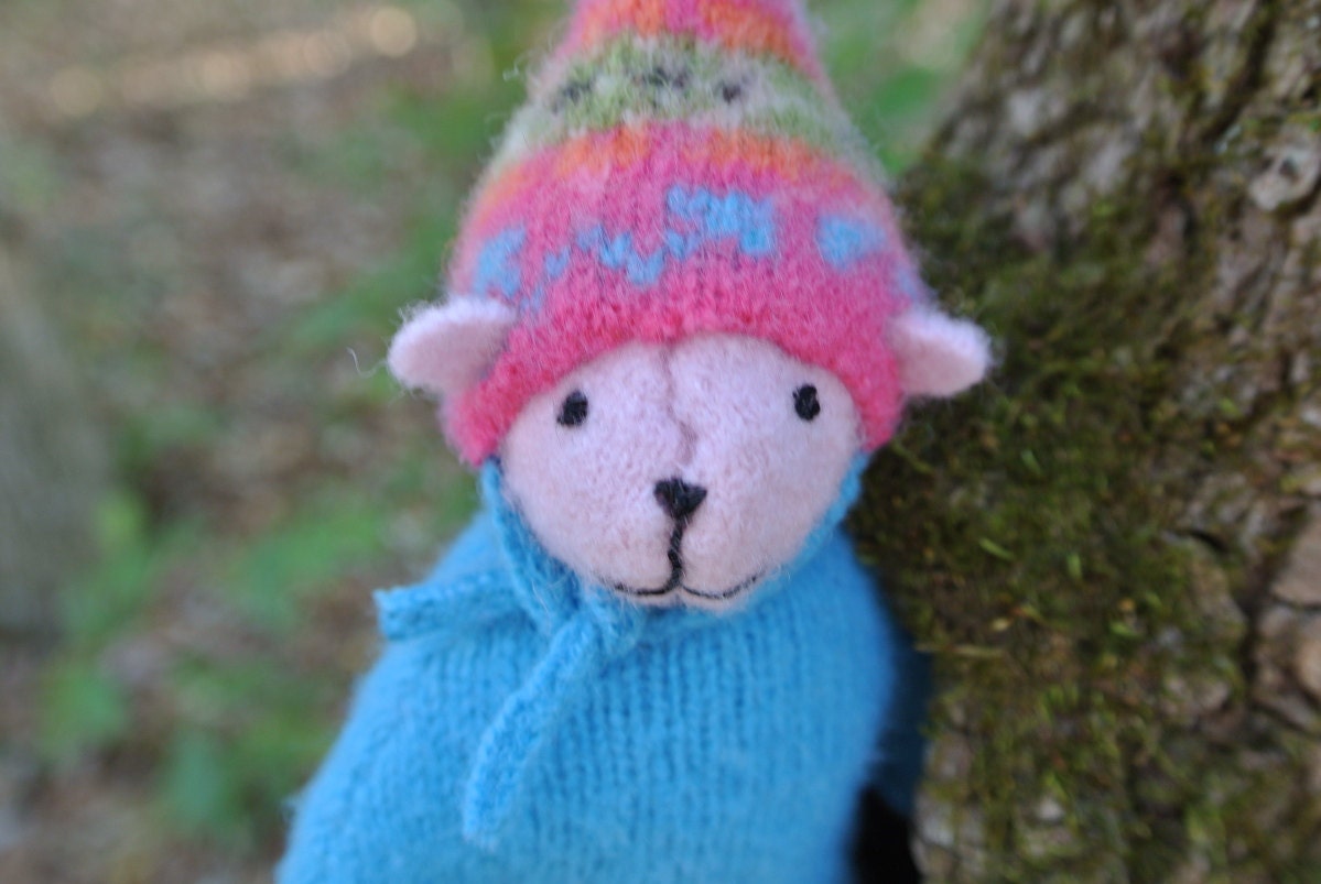 Pogo - Laurie, soft pink eco-friendly bear, repurposed wool