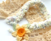 Romantic, Vintage style, Crochet collar, Daffodil Flower, crocheted lace