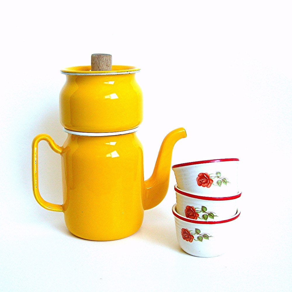 Yellow Enamelware Drip Coffeepot - Vintage Kitchenware Circa 1970s - Retro Kitchen Decor - G1