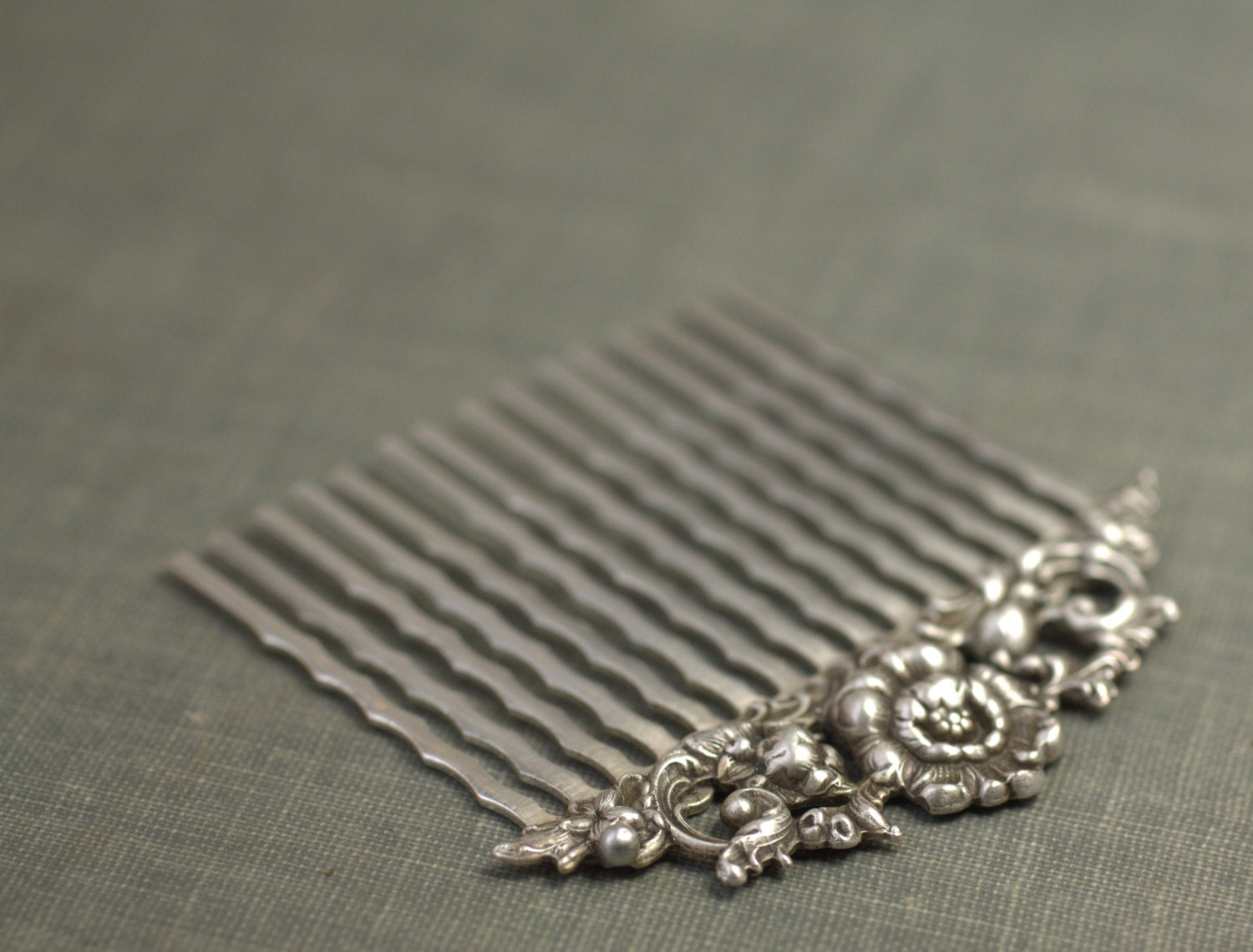 Bridal hair comb antique silver floral elegant vintage style