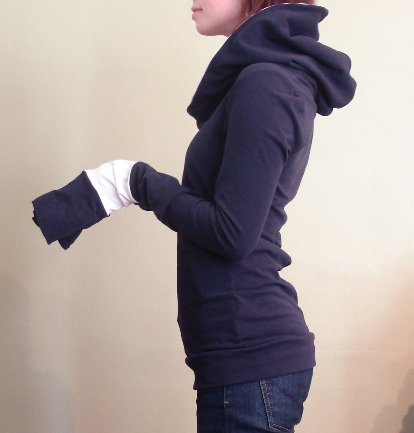 extra long sleeved hooded top Navy blue with White