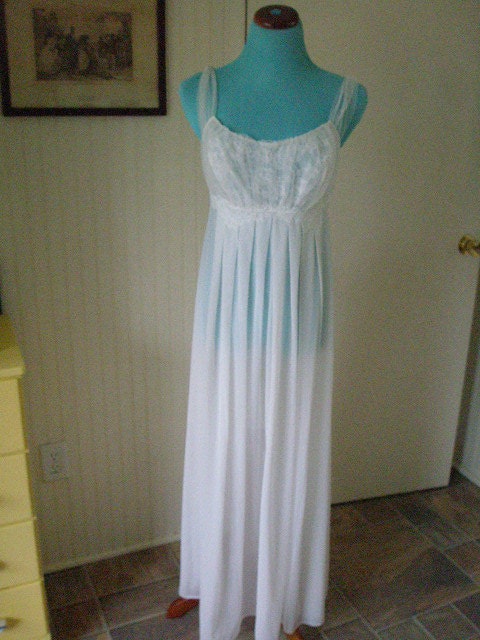 SALE-SALE Vintage Vanity Fair BEAUTIFUL White Nightgown--New-Never Worn--Honeymoon