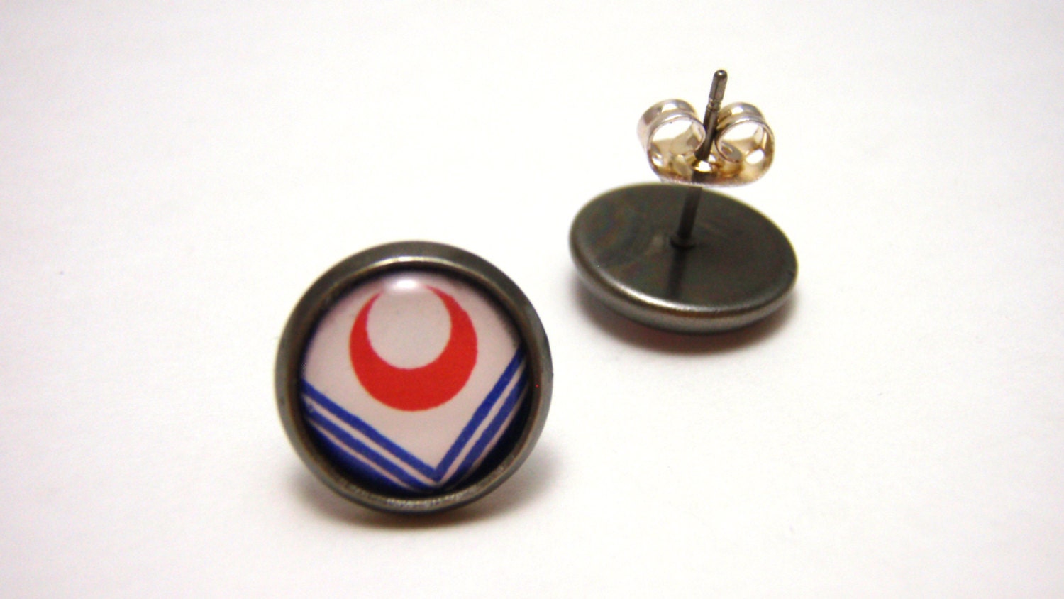 Sailor Moon Earrings - Red white and blue Sailor Moon symbol post studs SMALL - Geekery Anime Nerd
