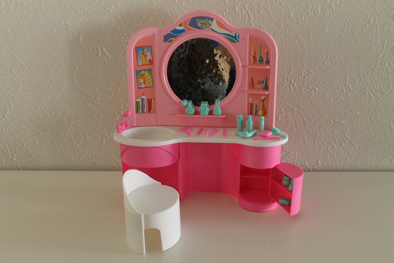 Vintage Barbie Beauty Shop Playset