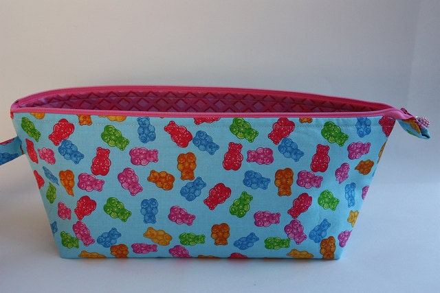 Gummis Shawl Wedge Bag