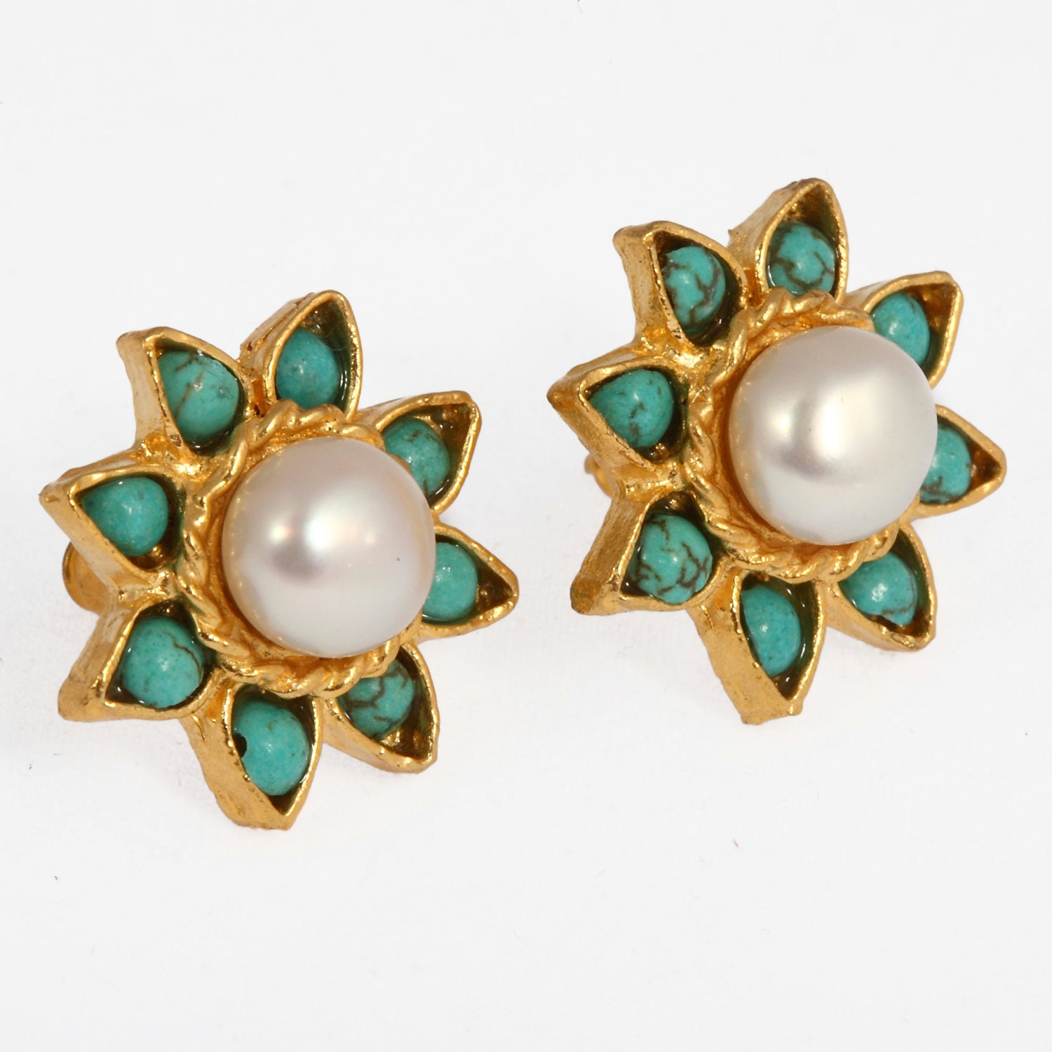 Flower Stud Earrings - Pearl and Turquoise Flower Earrings - Semiprecious Stones - Vintage Style - Gold Plated