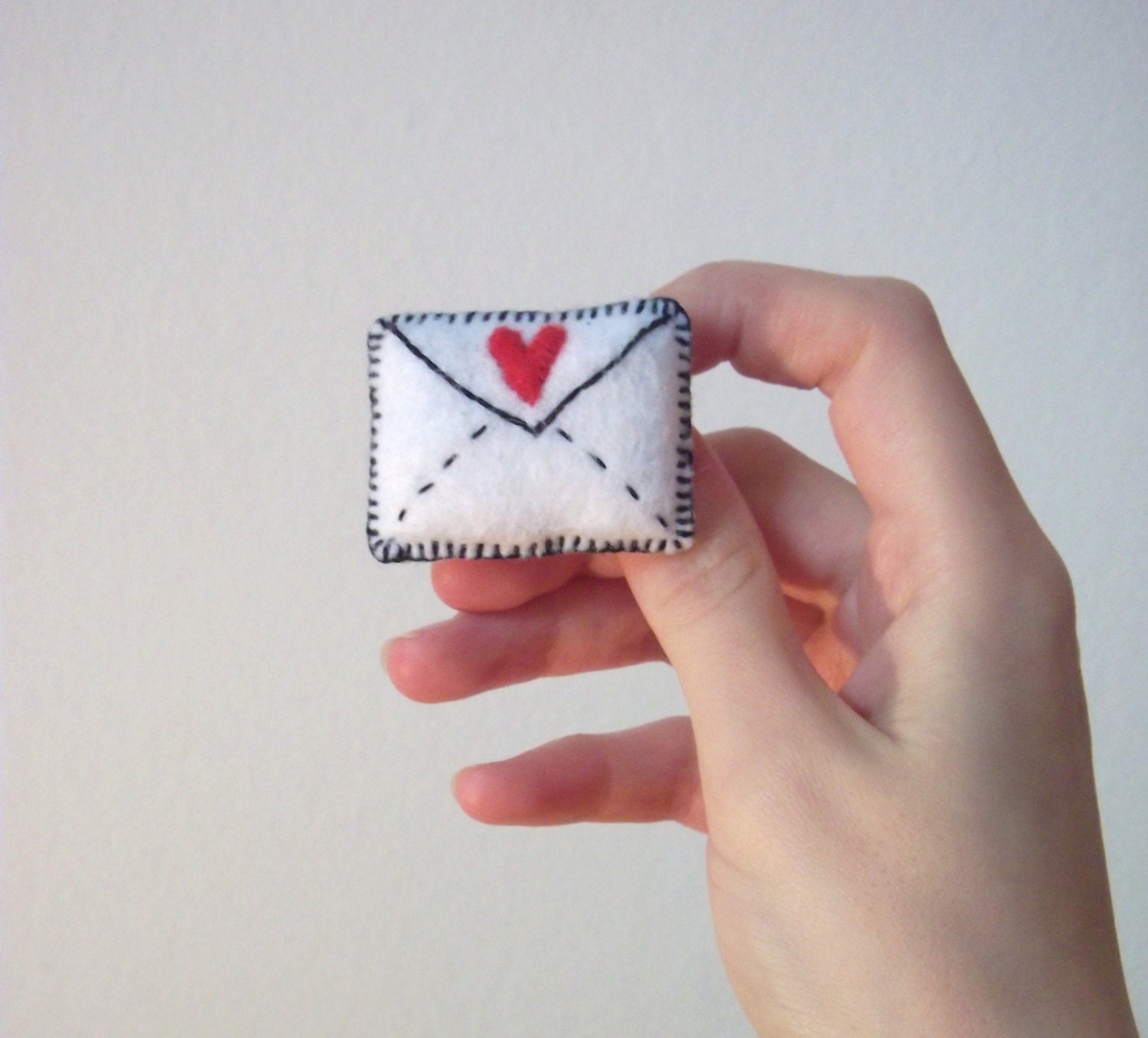 s a l e  felt love letter brooch