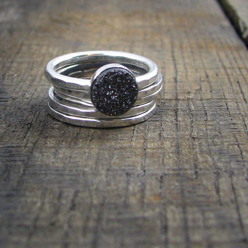 Sterling Stacking Rings - Set of 4 hammered and 1 wide hammered with round shiny Grey Druzy