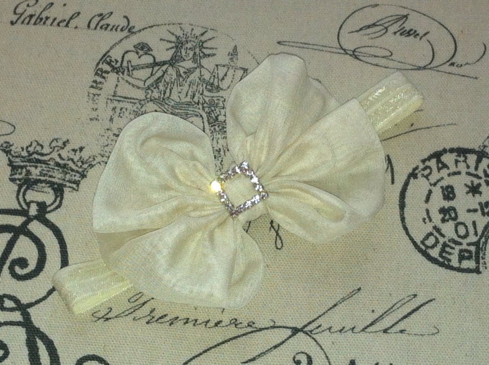 SALE..Baby Girls Headbands..Newborn Headbands..Baby Headbands..Ivory Headbands..Hair Bows..Baptism..Christening..Vintage headbands
