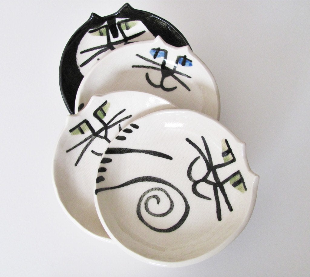 pottery cat: handmade decor plate set 4 white black dish unique HM clay