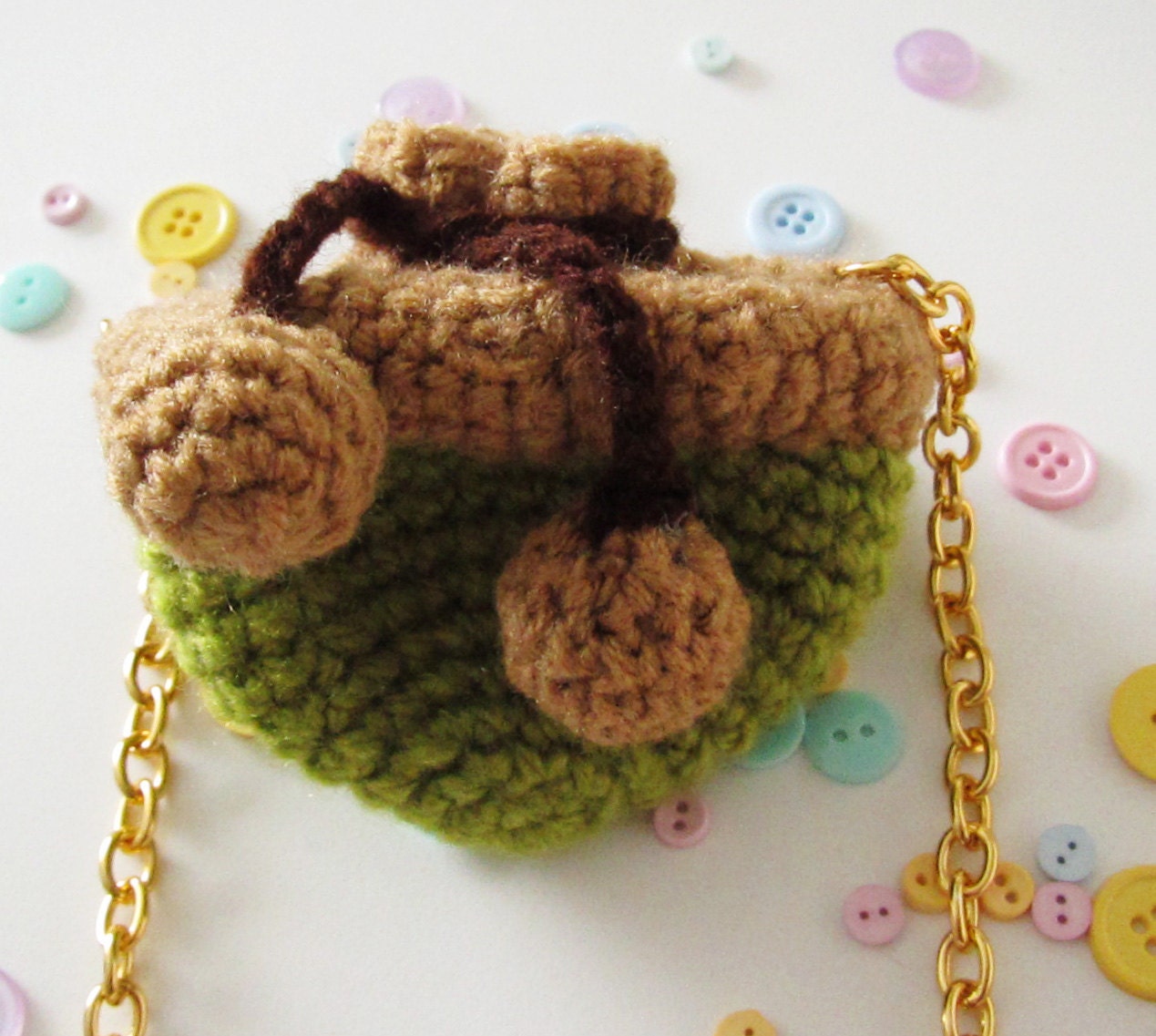 Kawaii crochet - Green Acorn with gold chain - coin purse - mini wallet