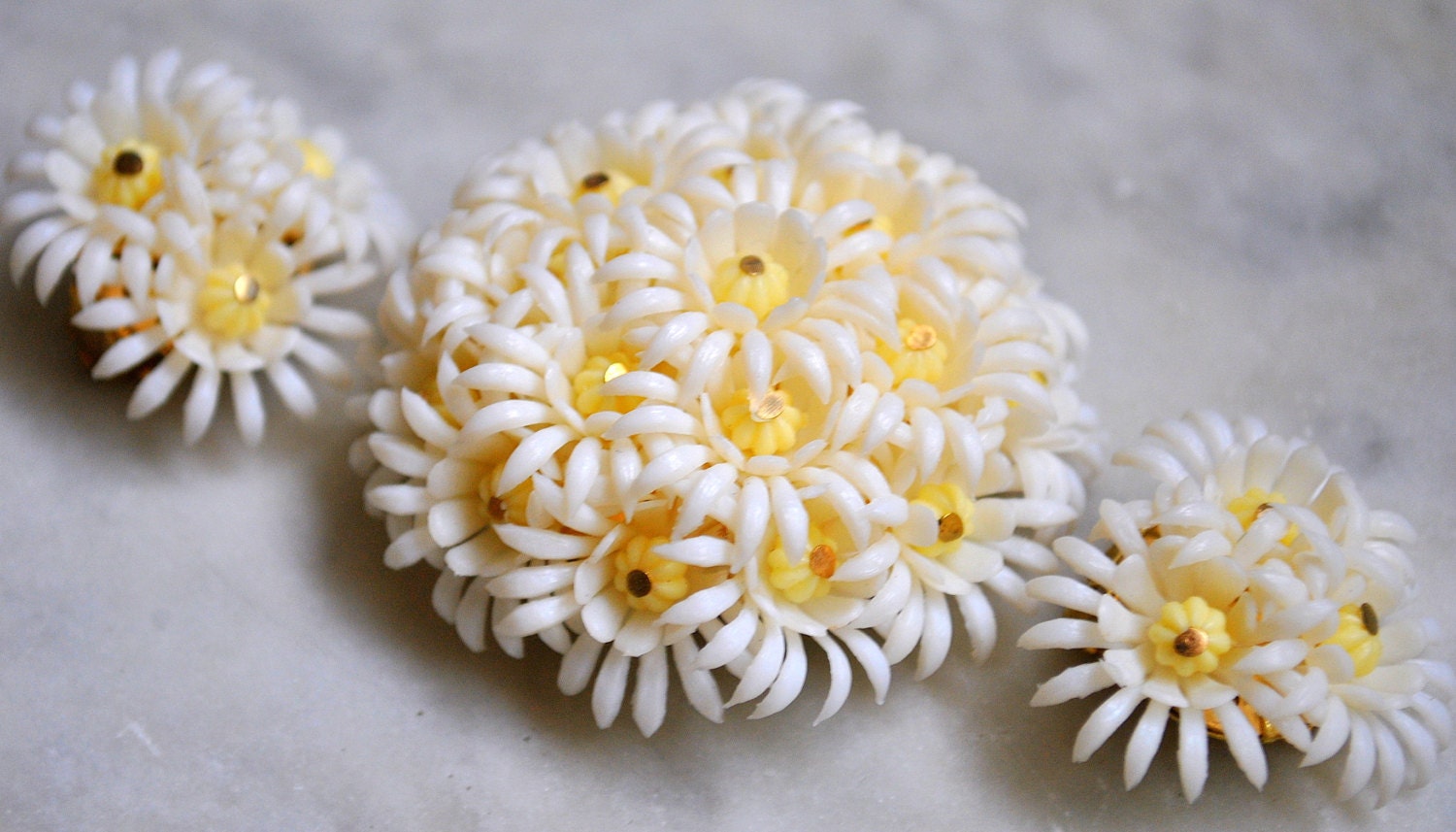 White and Yellow Plastic Flowers Pin and Earring Set