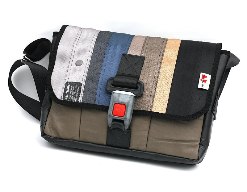 Three Speed Medium made from recycled car seat belt and car leather 1/1