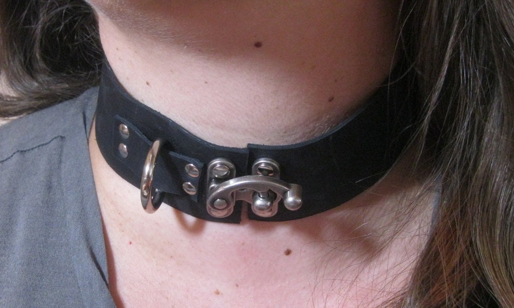 black leather bdsm bondage collar