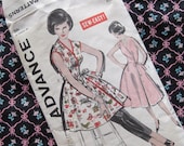 Sewing Project - Pre-Cut Front Wrap Apron - Vintage Cotton - Pink Ribbons and Bows -  Advance 9575 Instructions Included